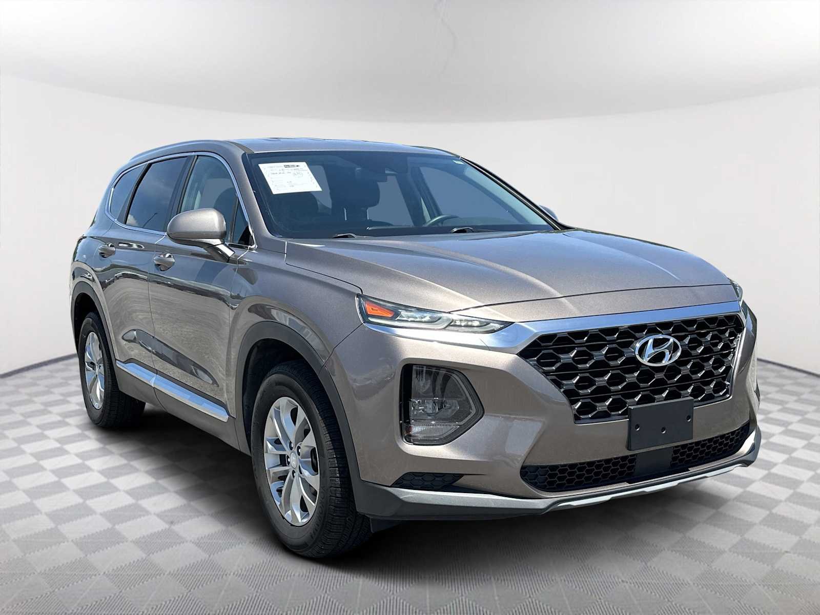 2019 Hyundai Santa Fe SE 2.4's photo