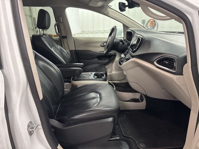Used 2022 White Chrysler Touring L image 36