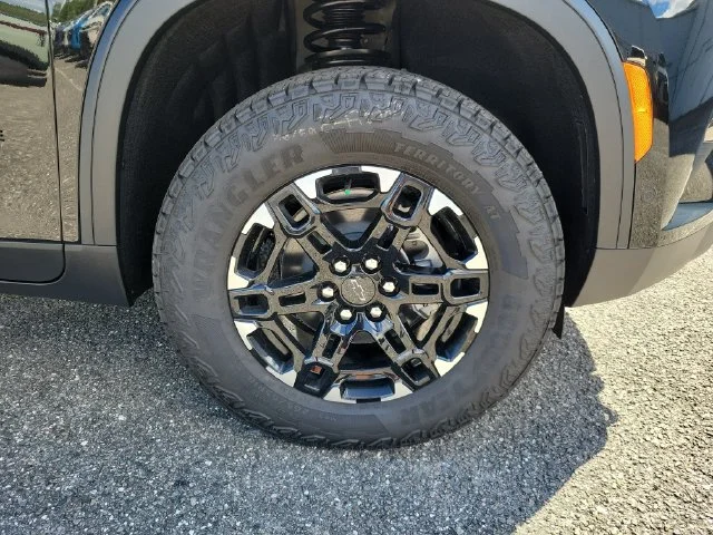2027 Chevrolet Traverse Z71 - Photo 6