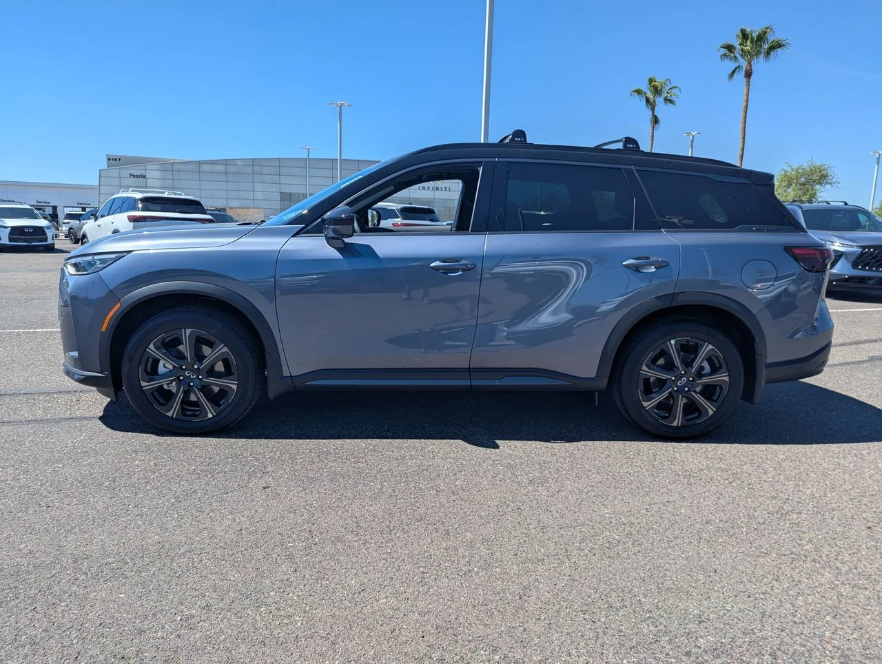 New 2027 2T MNBW BLUE INFINITI Autograph AWD image 2