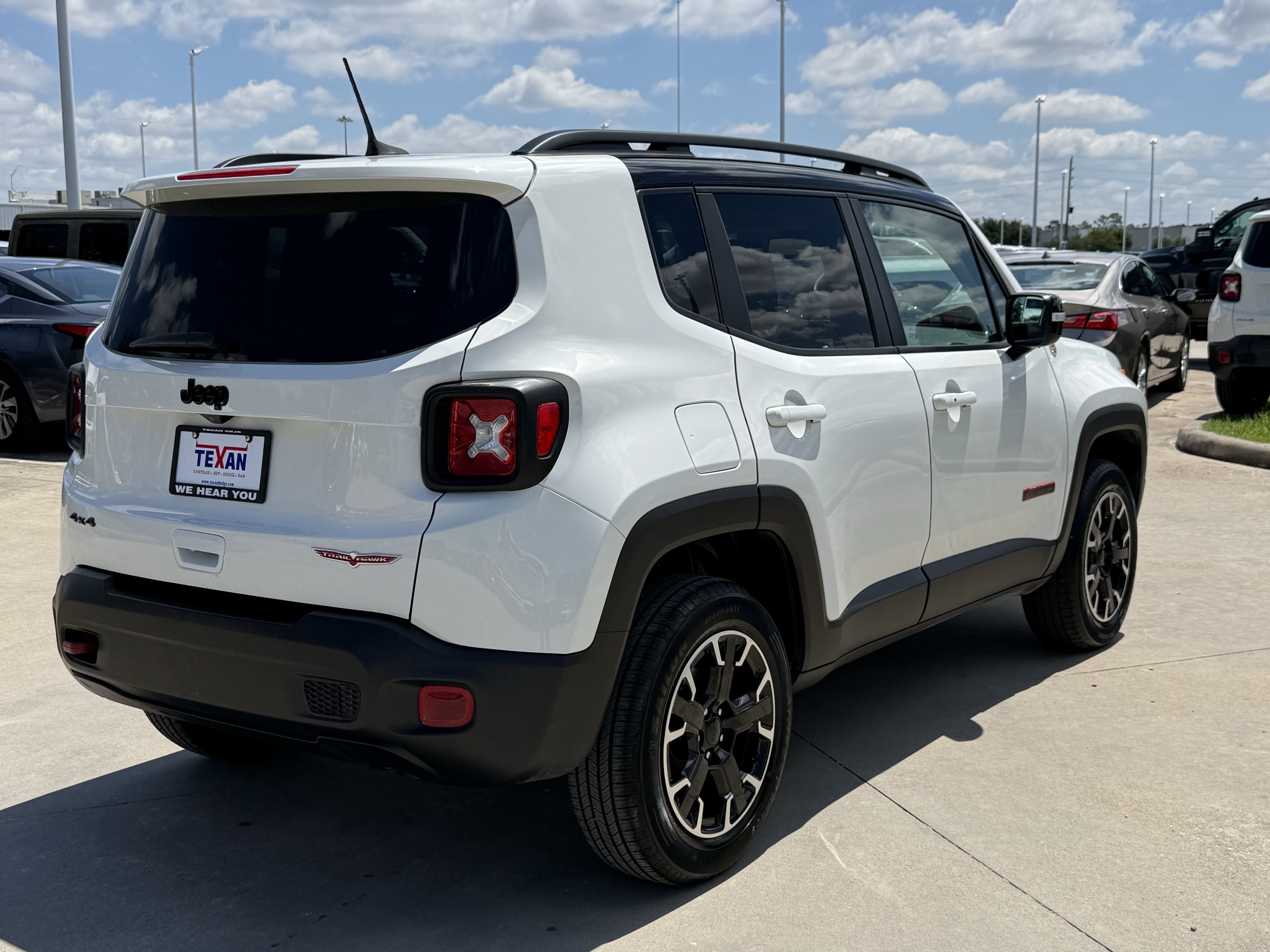 Used 2023 Alpine White Clearcoat Jeep Trailhawk image 4