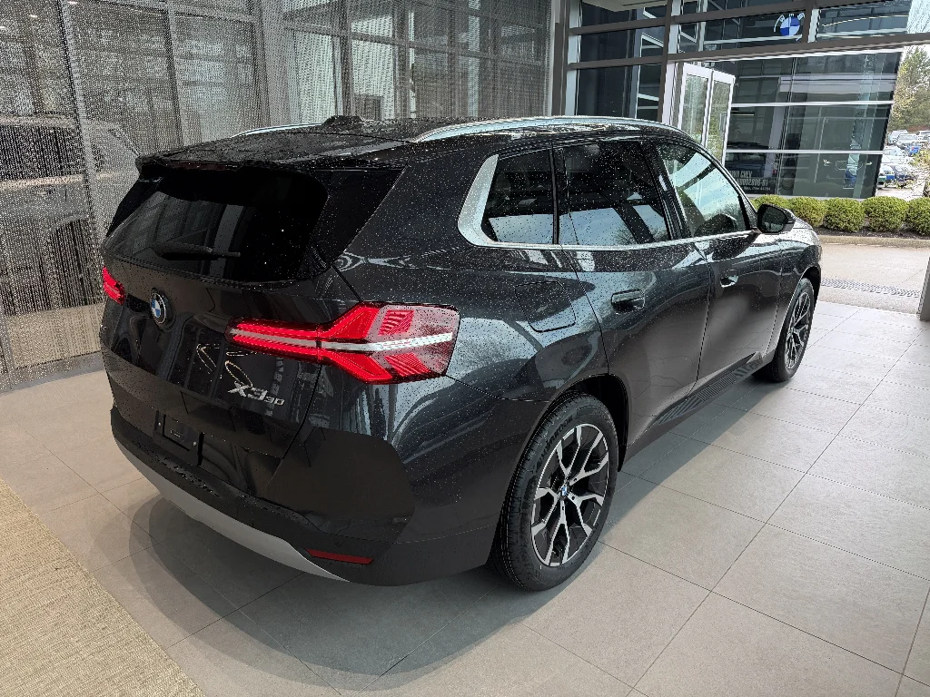 New 2026 Dark Graphite Metallic BMW 30 xDrive image 6