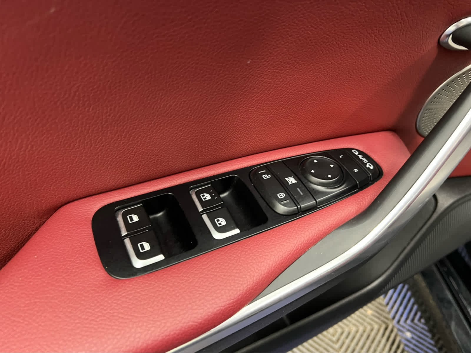 Used 2021 Aurora Black Kia GT-Line image 17