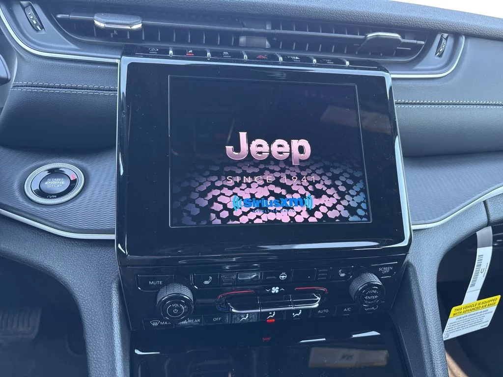 New 2026 Silver Zynith Jeep Laredo X image 16