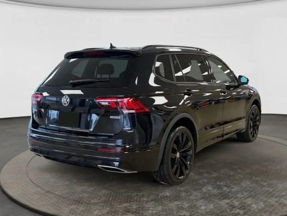 Used 2021 Black Volkswagen 2.0T SE R-Line Black image 8