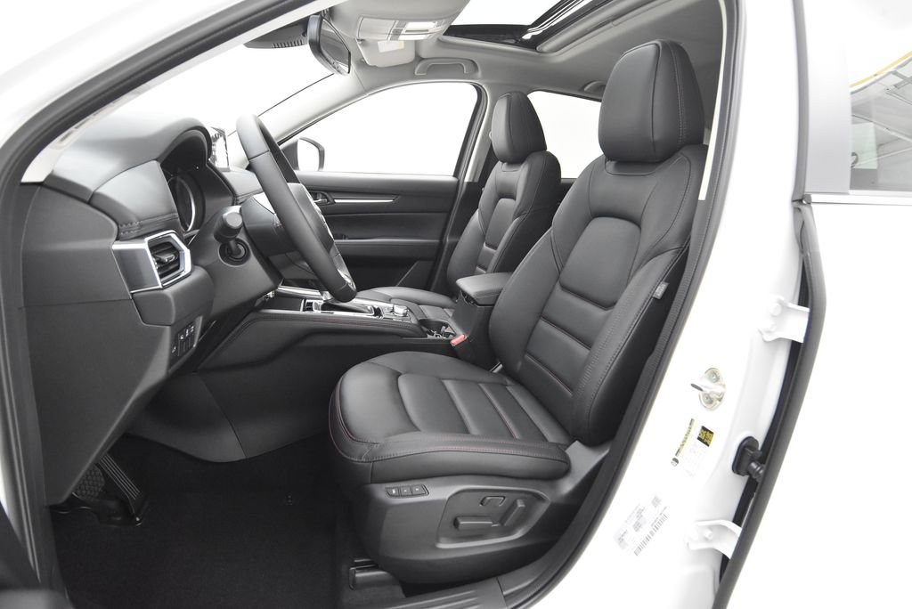 Certified Used 2025 White Metallic Mazda 2.5 S Carbon Edition image 21