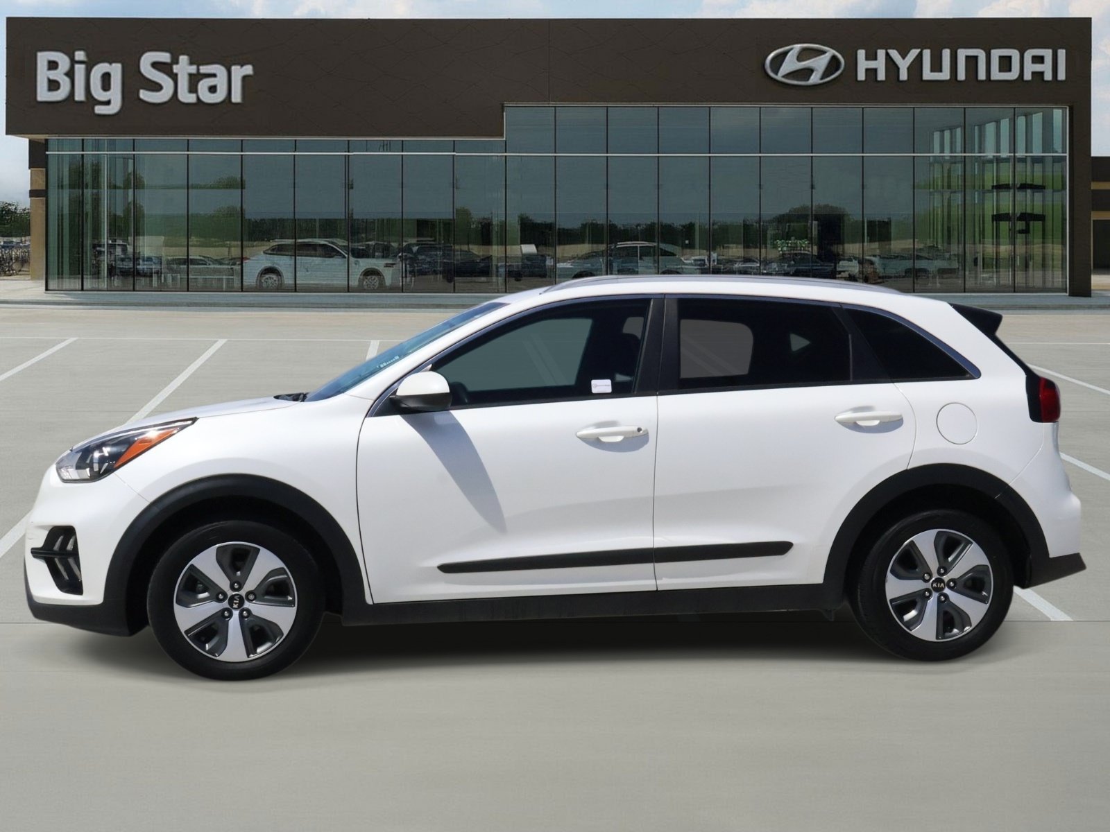 Used 2021 Kia Niro LX with VIN KNDCB3LC0M5489054 for sale in Friendswood, TX