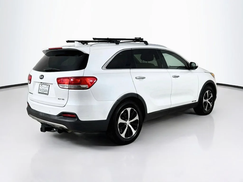 Used 2016 White Kia EX image 7