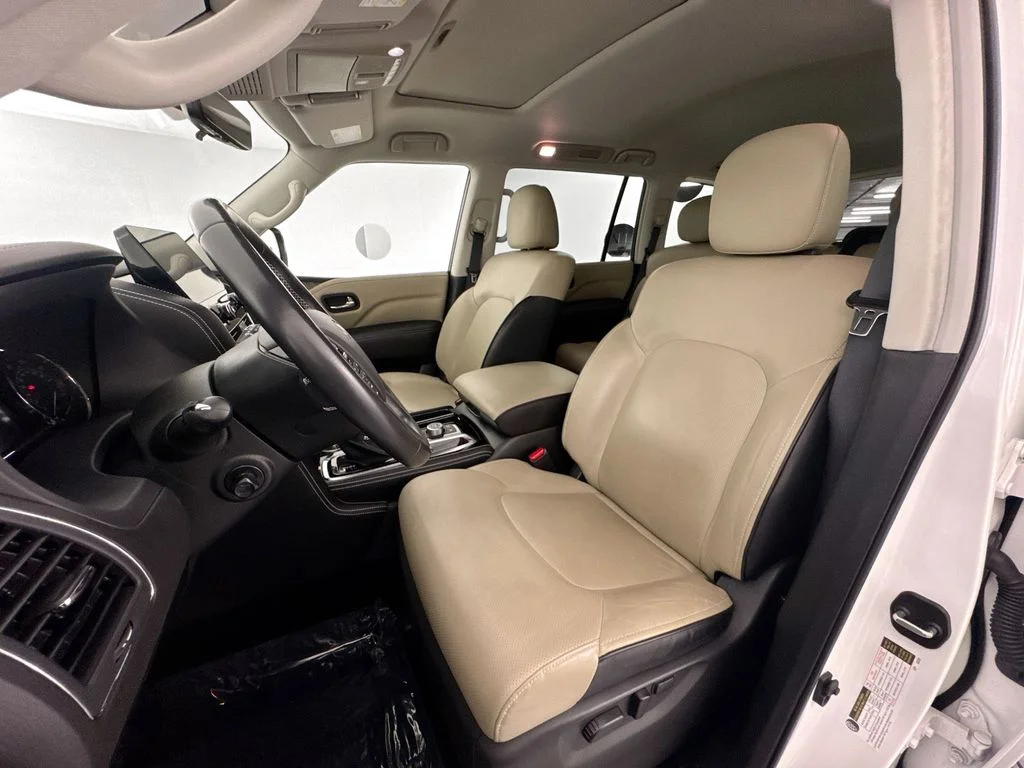 Used 2024 White INFINITI Premium Select image 21