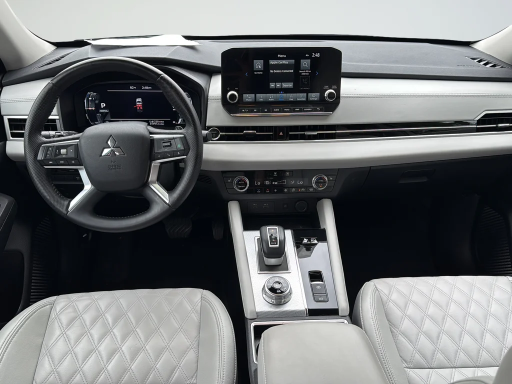 Used 2023 Black Mitsubishi SEL image 9