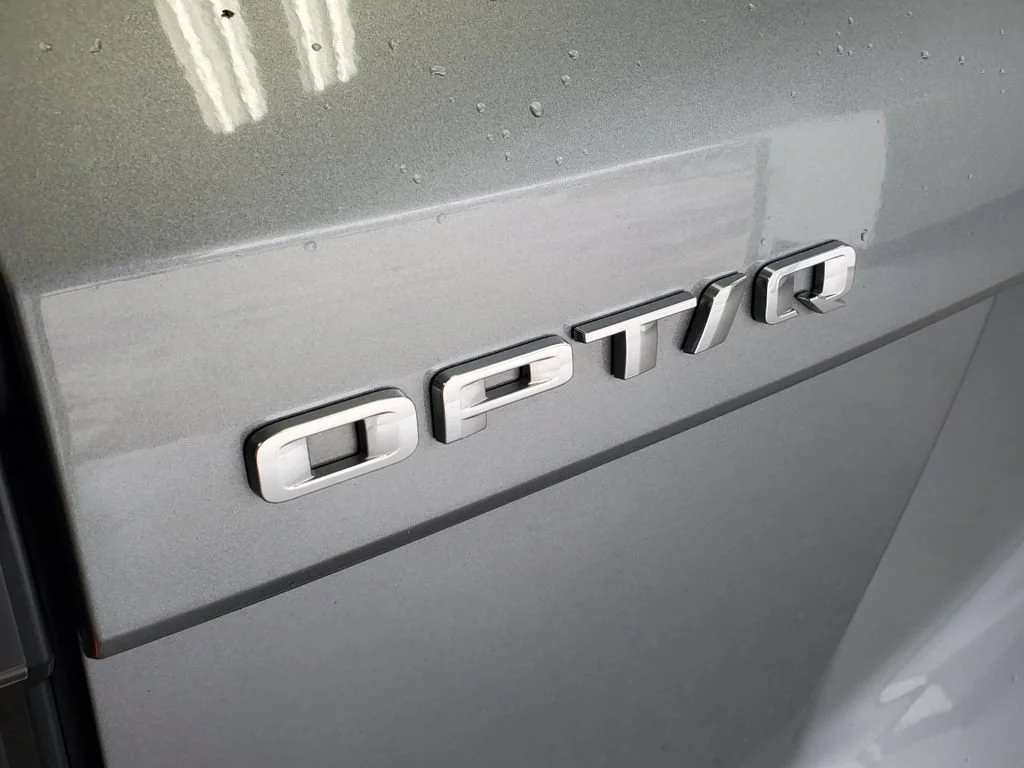 Used 2025 Argent Silver Metallic Cadillac Sport 2 image 34