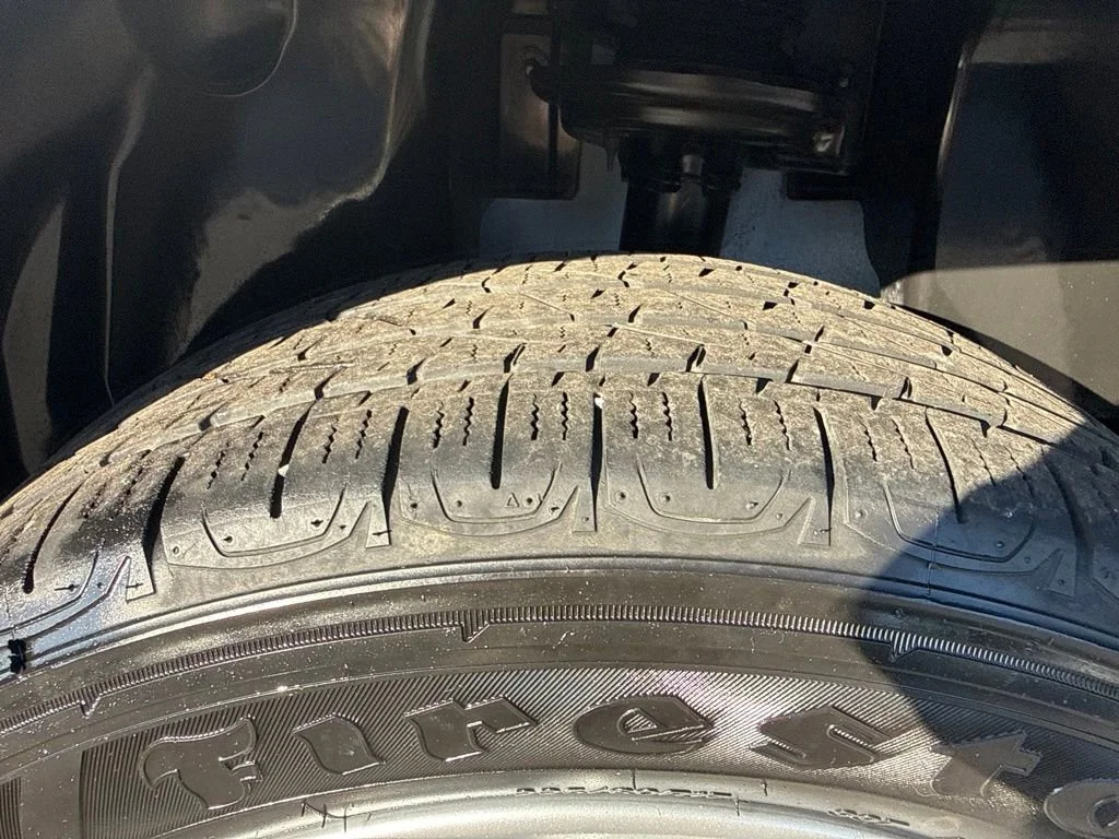 Used 2024  Jeep Sport image 30
