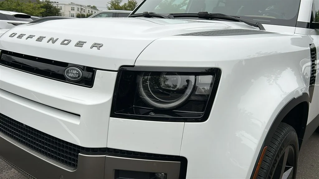 2026 Land Rover Defender S - Photo 7