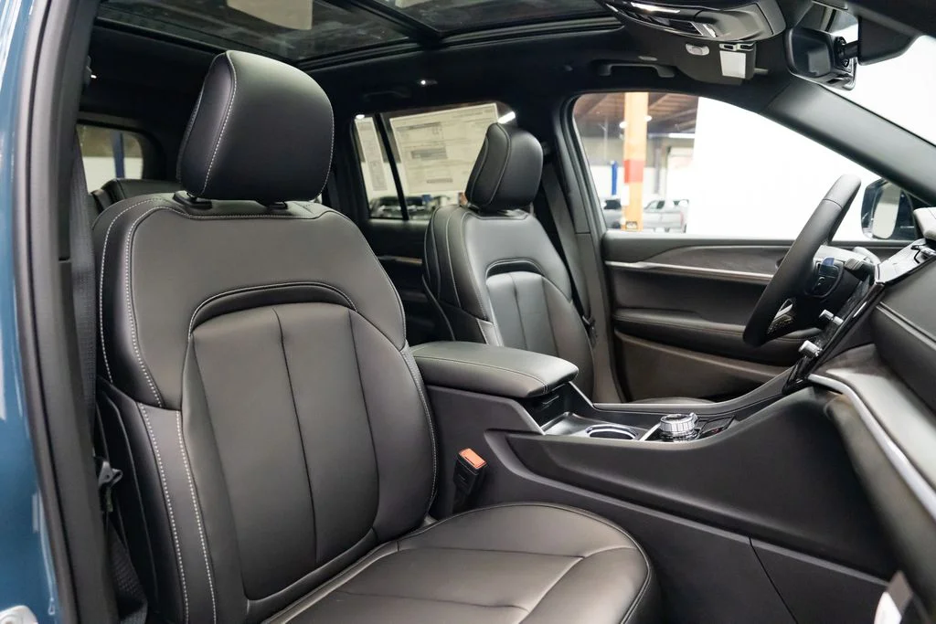 New 2026 Steel Blue Exterior Paint Jeep Limited image 30