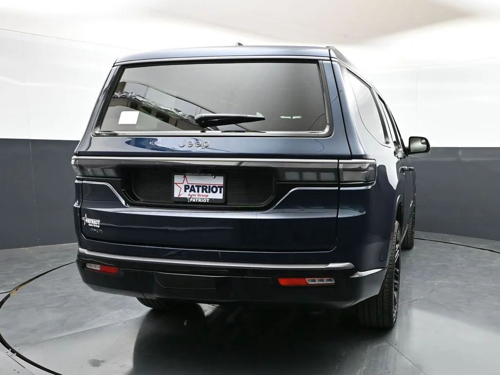 New 2026 Fathom Blue Pearl-Coat Exterior Paint (Late Availability) Jeep Limited Reserve image 2