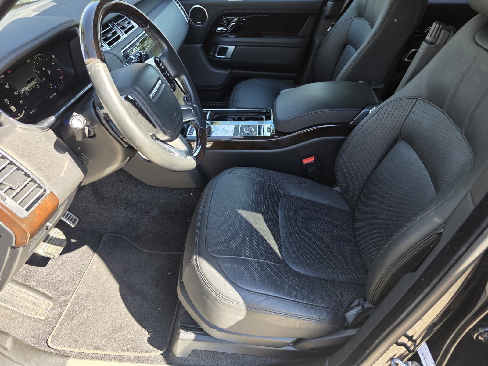 Used 2022 Santorini Black Metallic Land Rover P400 Westminster image 10