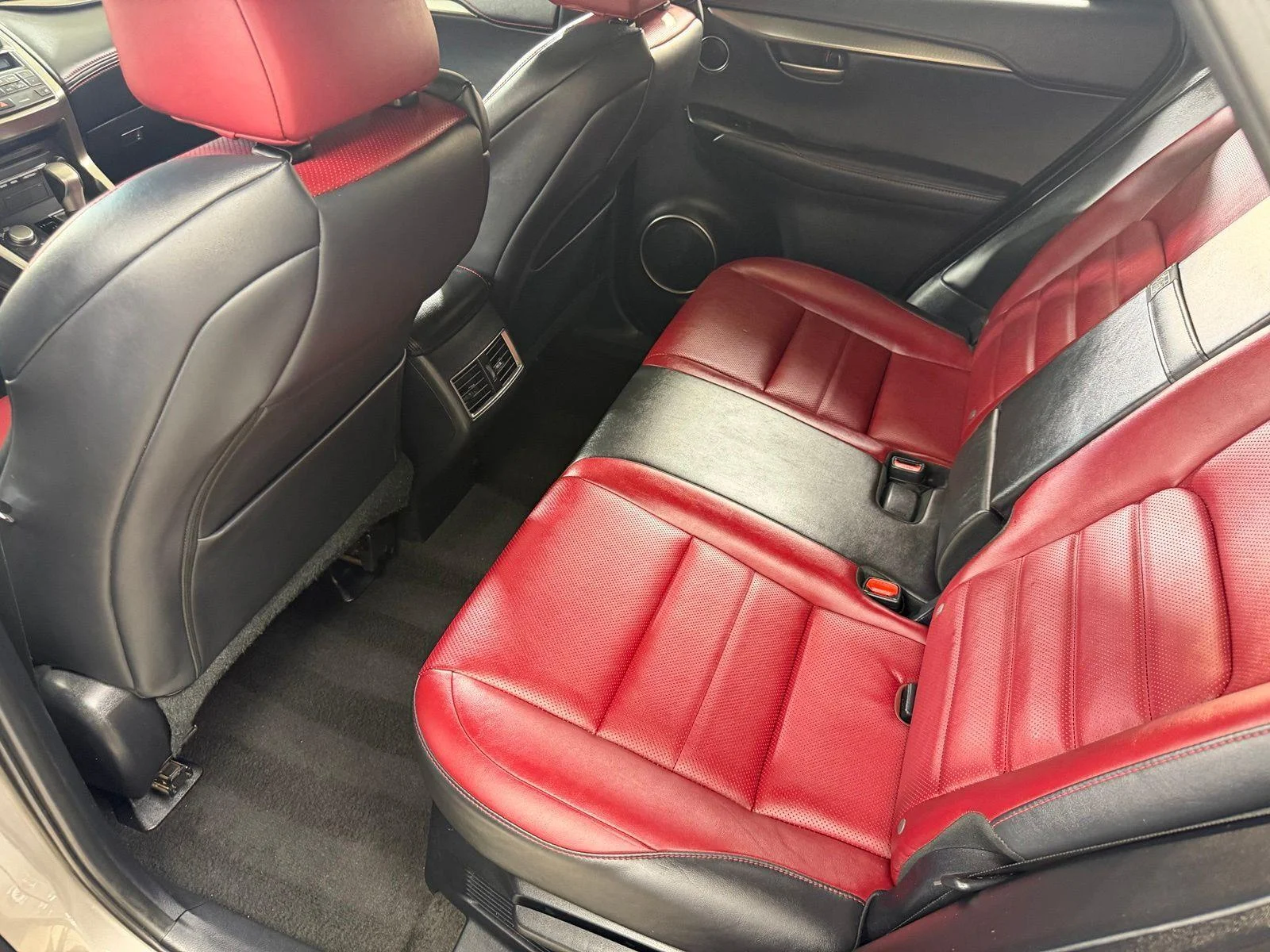 Used 2015 Atomic Silver Lexus F Sport image 38