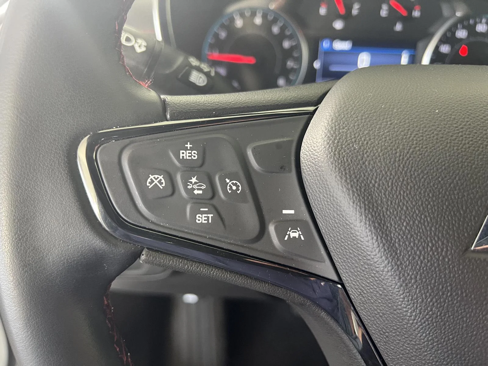 Used 2024 Summit White Chevrolet RS image 9