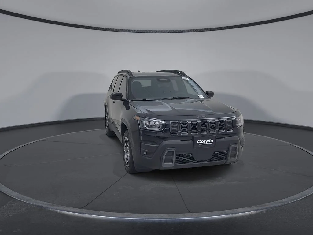 New 2026 Diamond Black Crystal Pearl-Coat Exterior Paint Jeep Laredo image 4