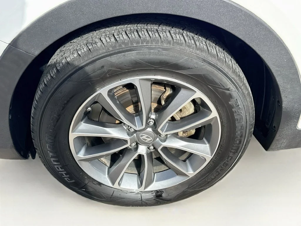 Used 2017 White Hyundai SE image 36