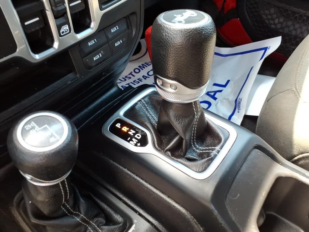 Used 2018 Red Jeep Unlimited Sahara image 25