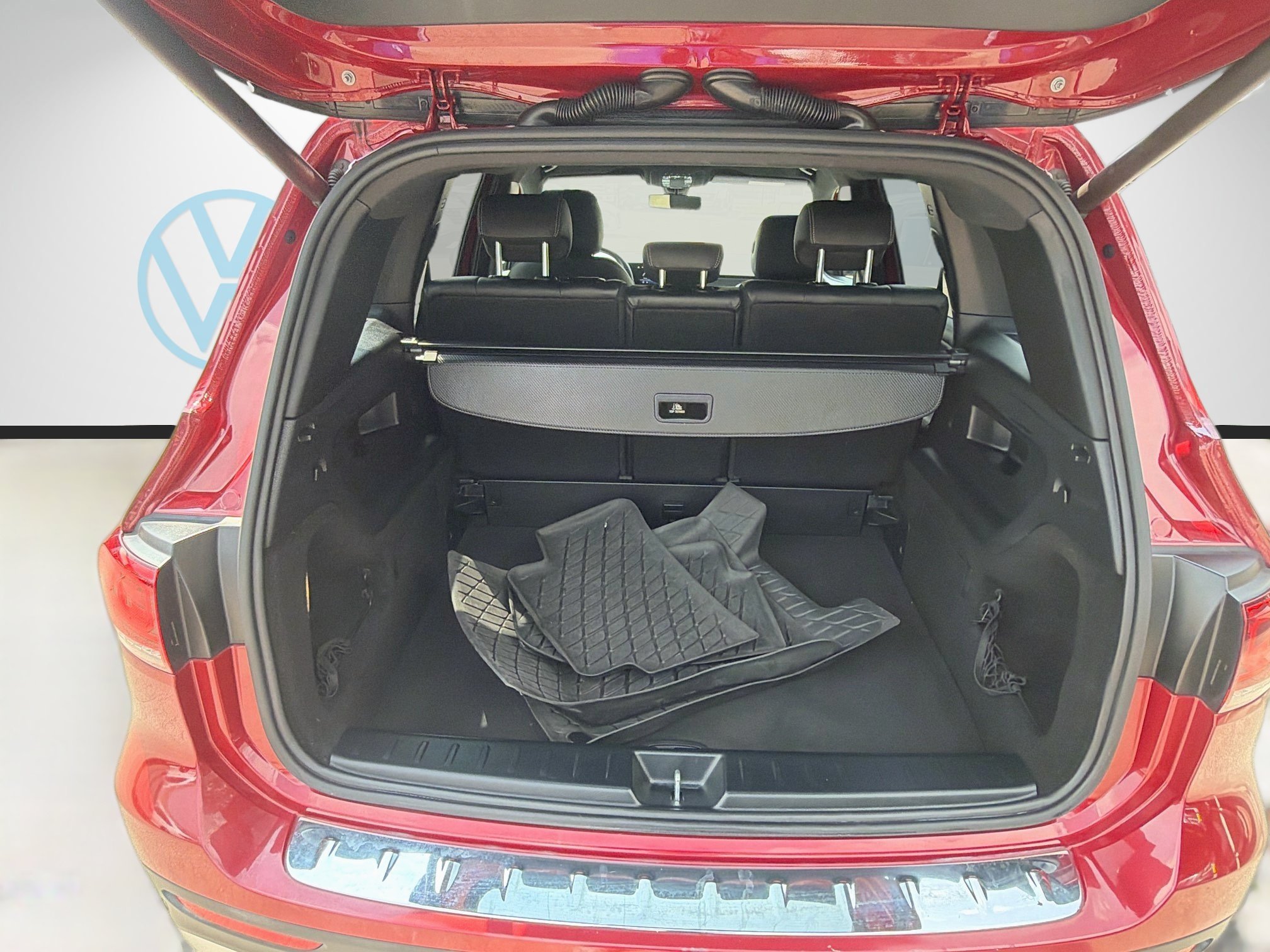 Used 2020 Red Mercedes-Benz GLB 250 image 25