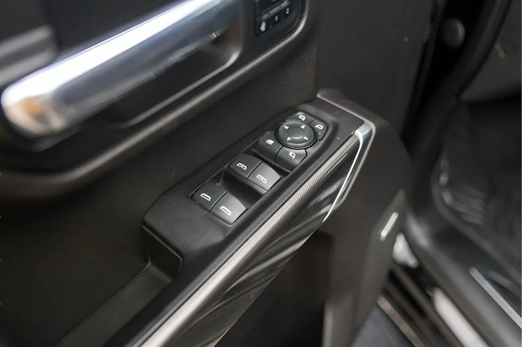 Used 2020 ONYX BLACK GMC AT4 image 27