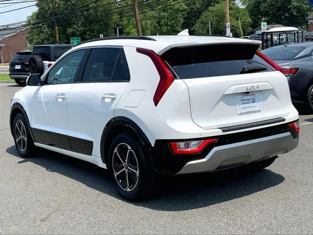 Used 2023 White Kia SX image 3