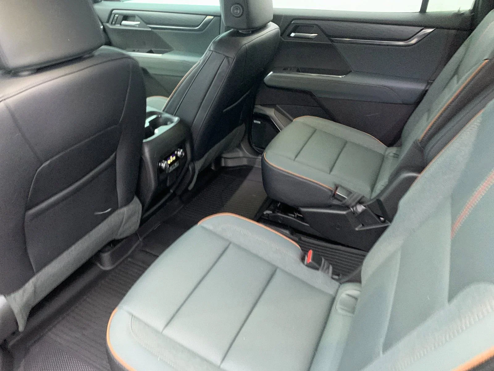 2026 GMC Acadia AT4 - Photo 13