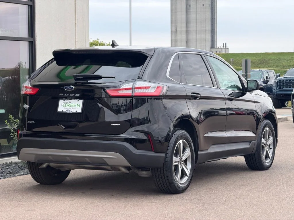 Used 2024 Black Ford SEL image 5