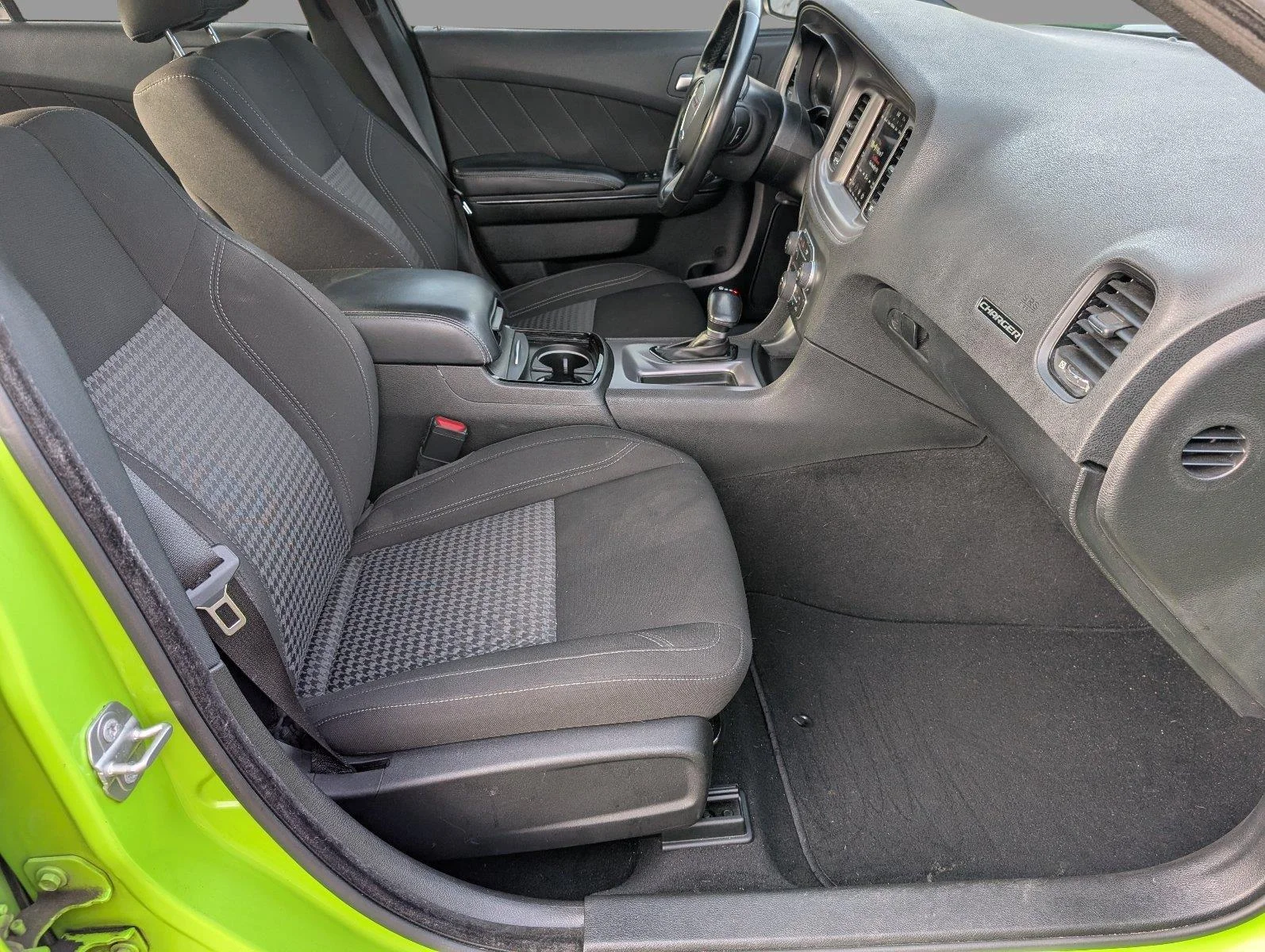Used 2023 Sublime Metallic Clearcoat Dodge SXT image 39
