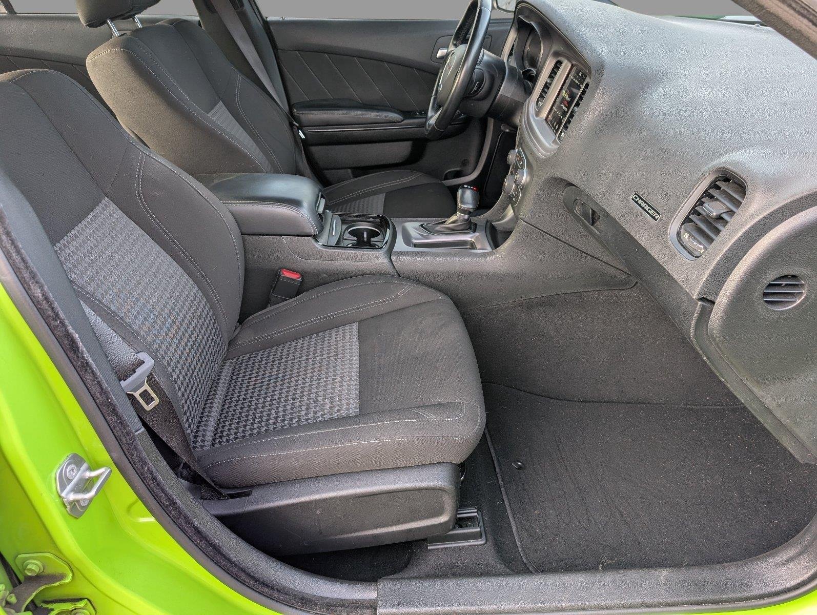 Used 2023 Sublime Metallic Clearcoat Dodge SXT image 39