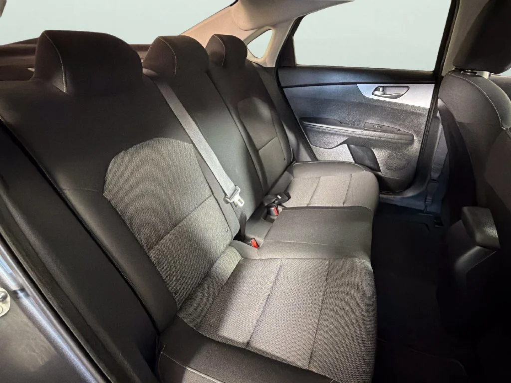 Used 2024  Kia LXS image 30