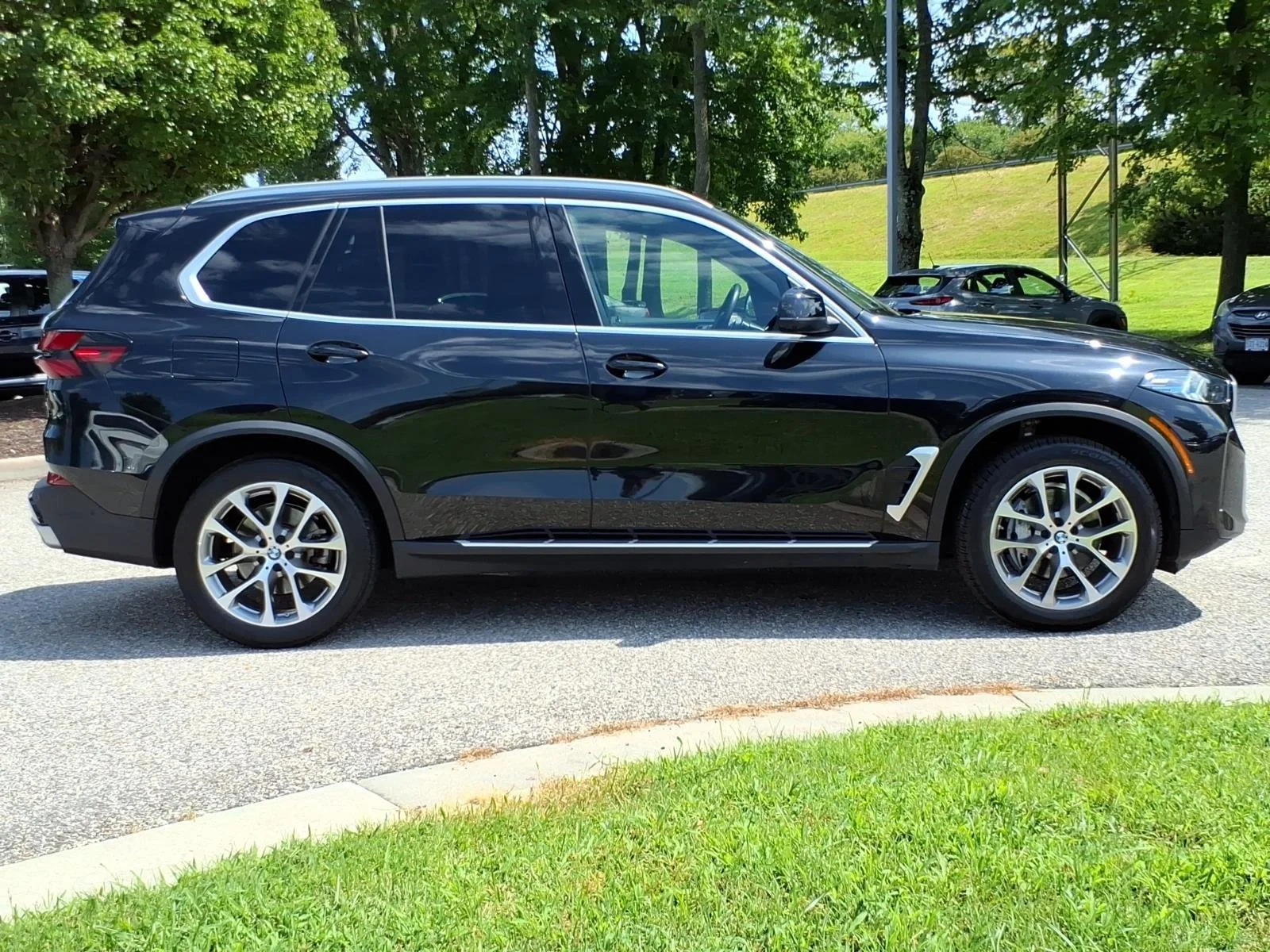 Used 2026  BMW sDrive40i image 7