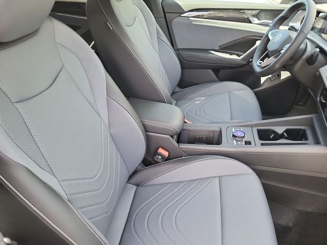 New 2026 Gray Volkswagen 2.0T SE R-Line Black image 17