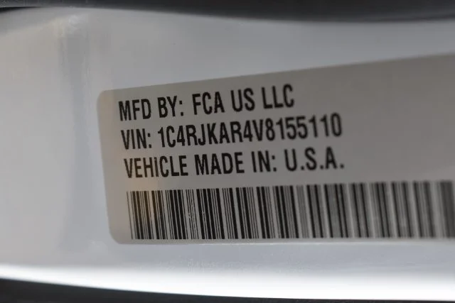 New 2027 Bright White Clearcoat Jeep Laredo Altitude image 39