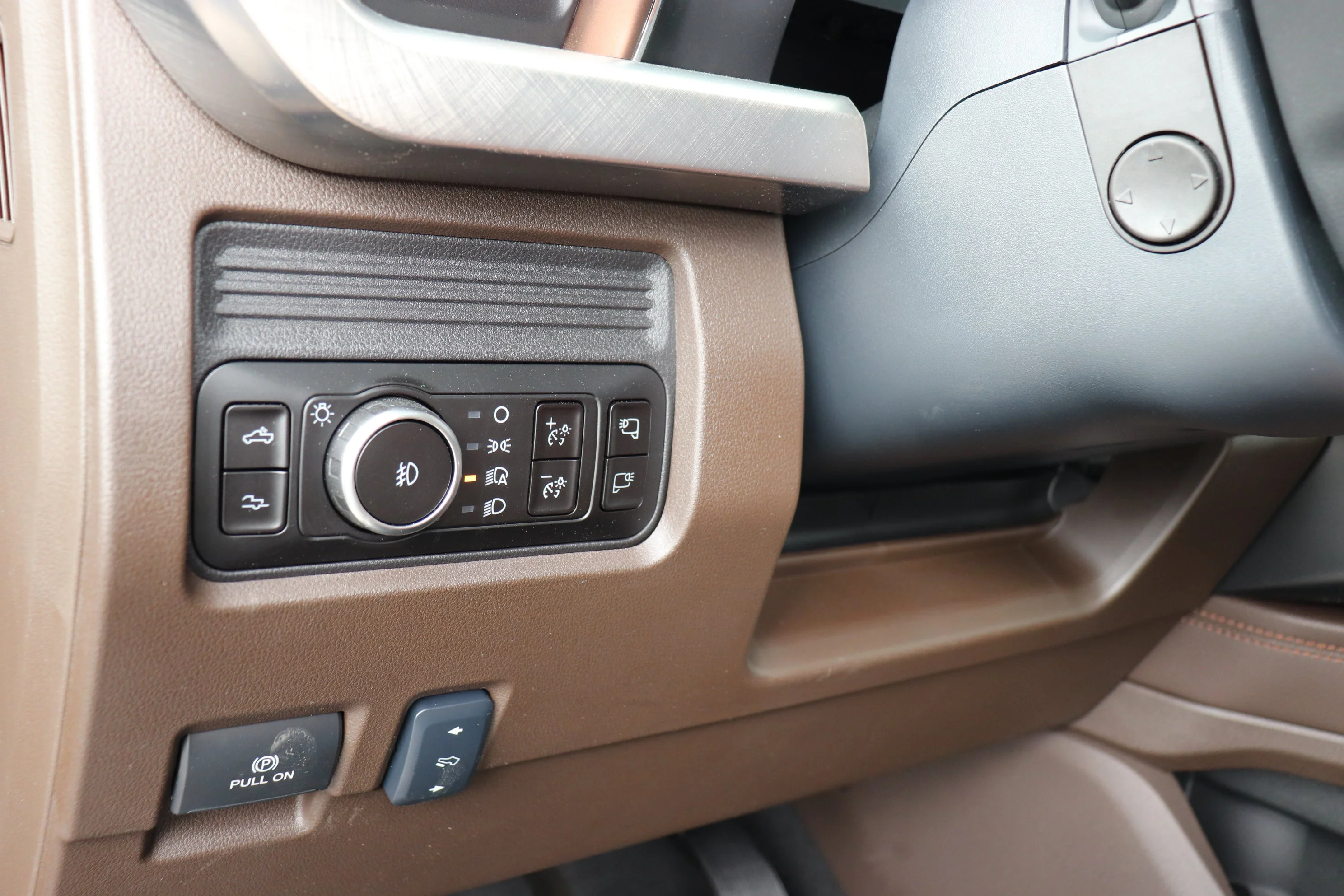 New 2026 AGATE BLACK METALLIC Ford King Ranch image 12