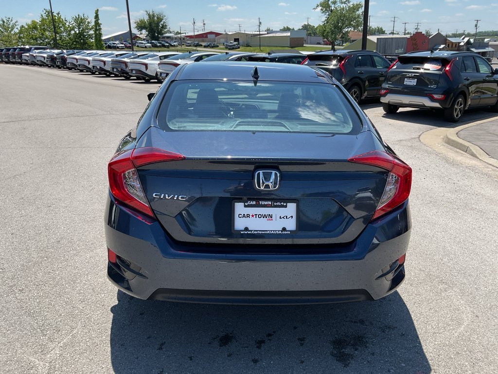 Used 2018 Blue Honda EX image 9