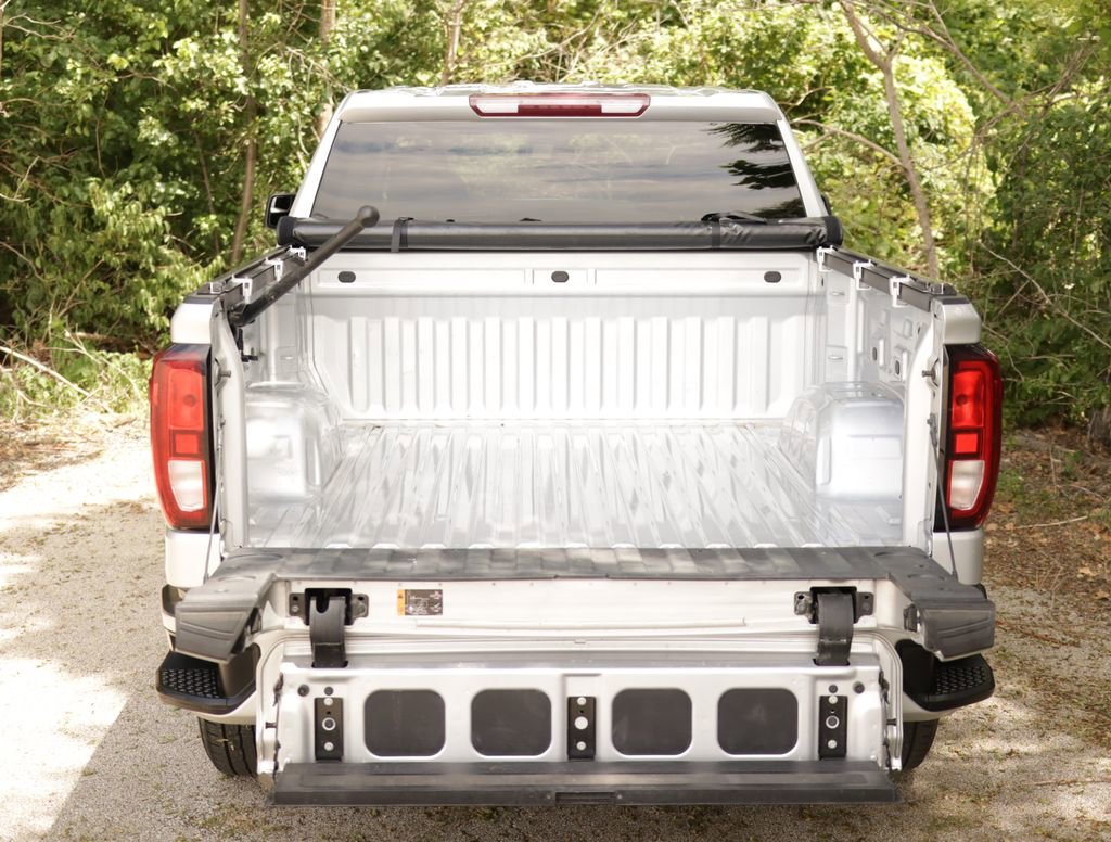 Used 2022 Quicksilver Metallic GMC Elevation image 28