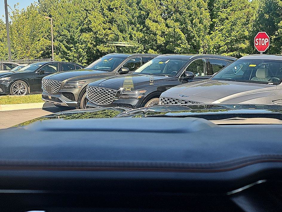 Used 2024 Onyx Black GMC AT4 image 26