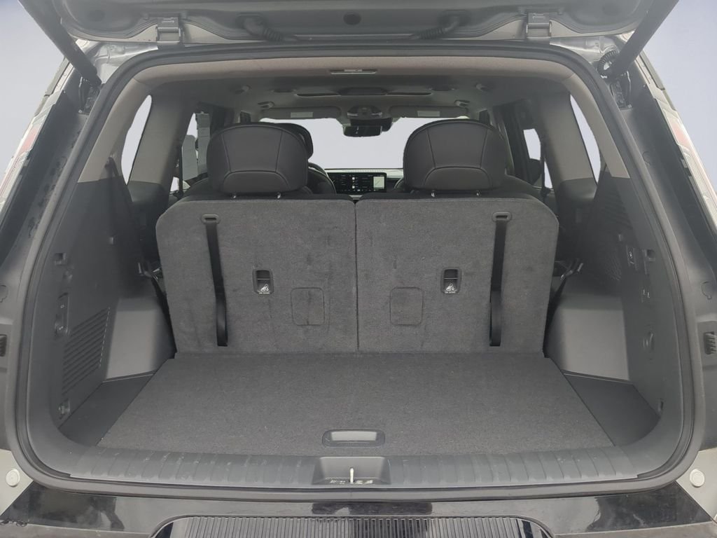 Used 2024 Pebble Gray Kia Land image 21