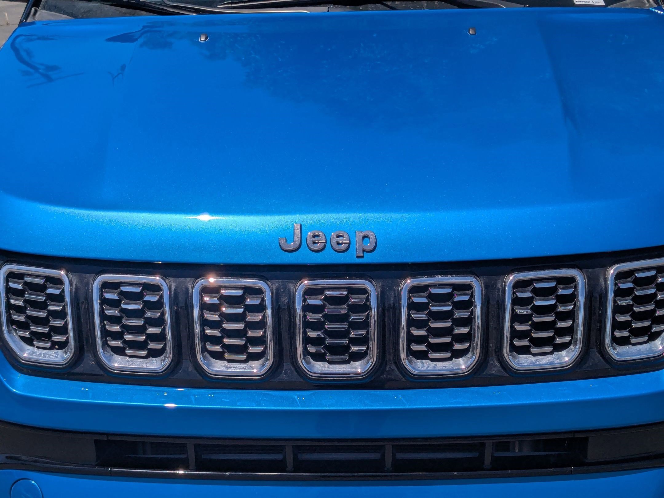 Used 2025 Hydro Blue Pearlcoat Jeep Limited image 11