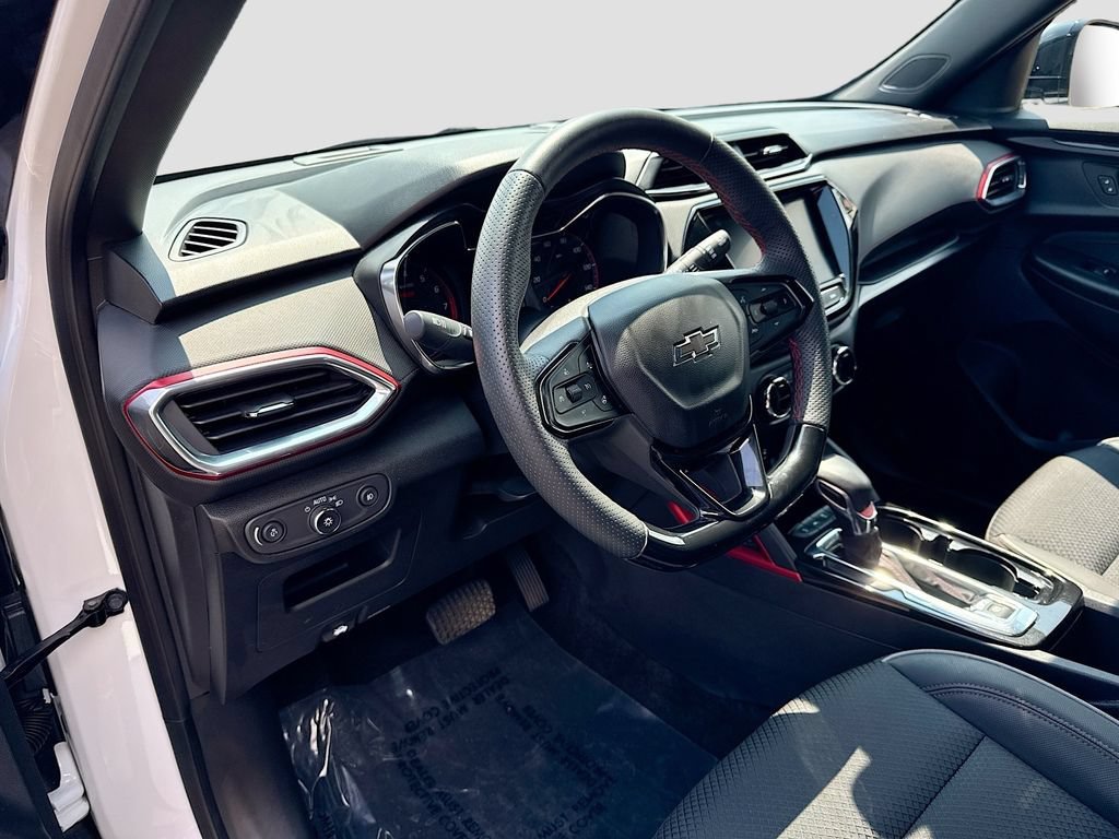 Used 2023 Summit White Chevrolet RS image 9