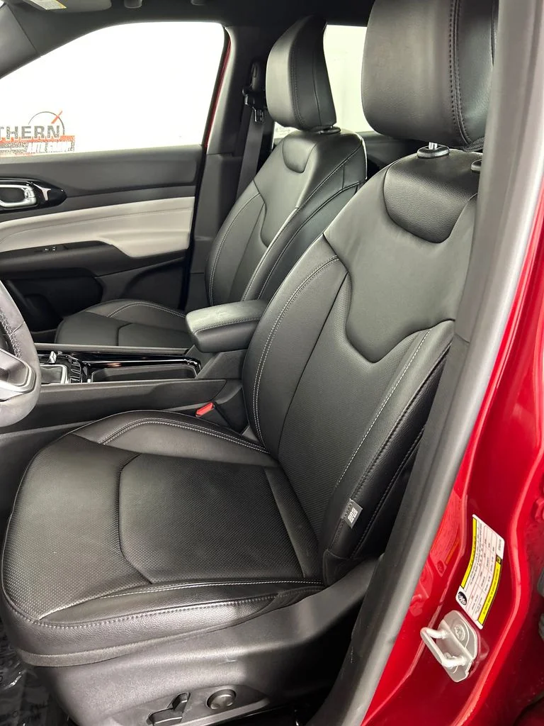 Used 2025 Red Jeep Limited image 12