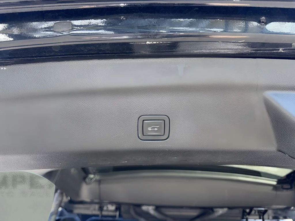 Used 2024 Black Chevrolet Premier image 34