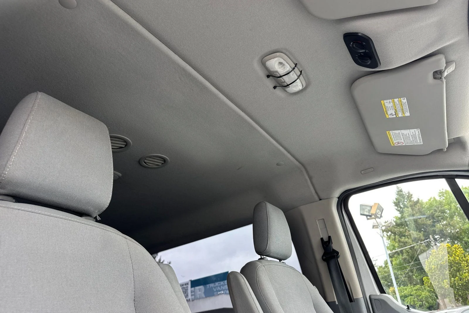 Certified Used 2019 Oxford White Ford XLT image 10