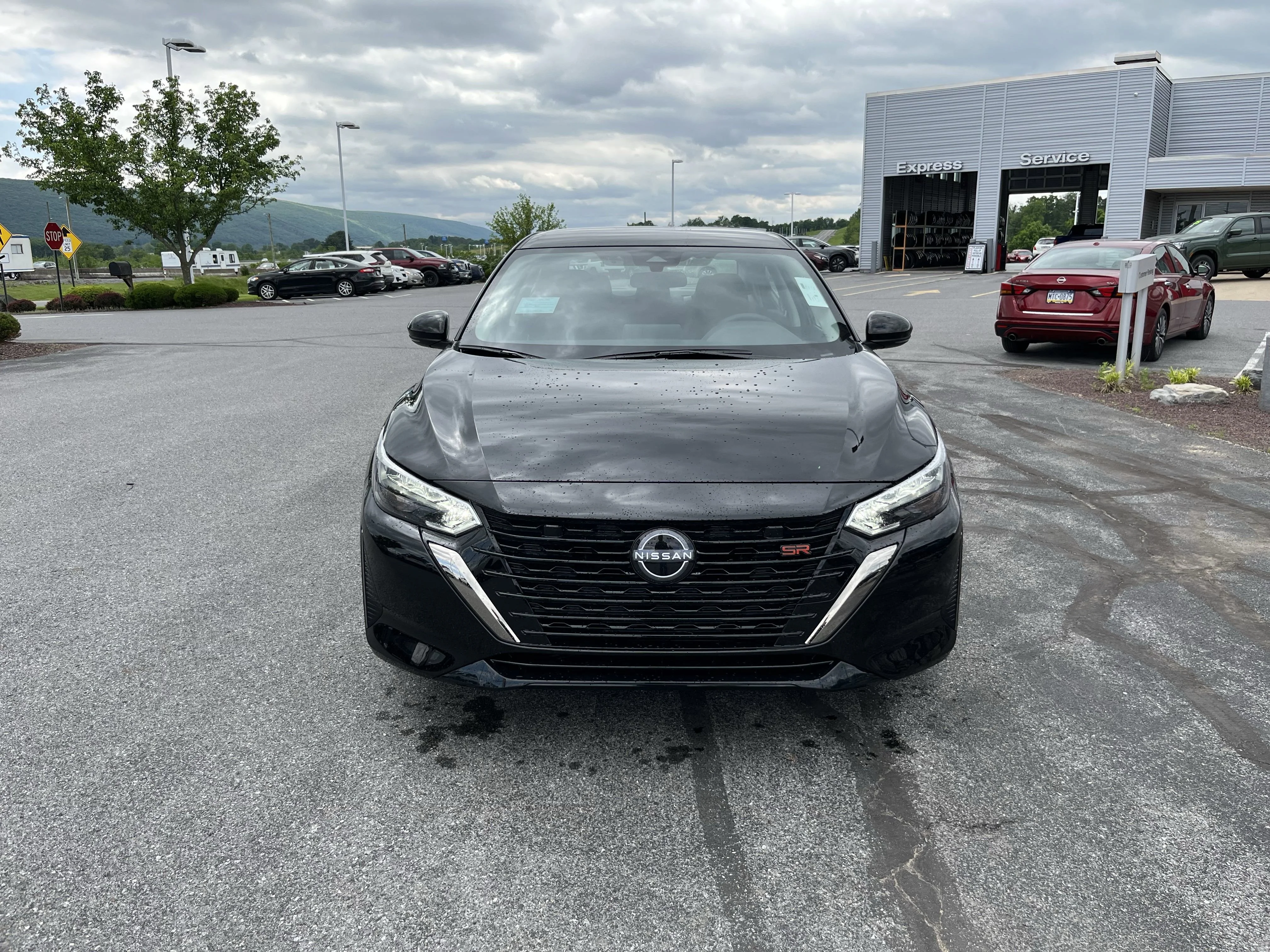 2025 Nissan Sentra SR - Photo 9