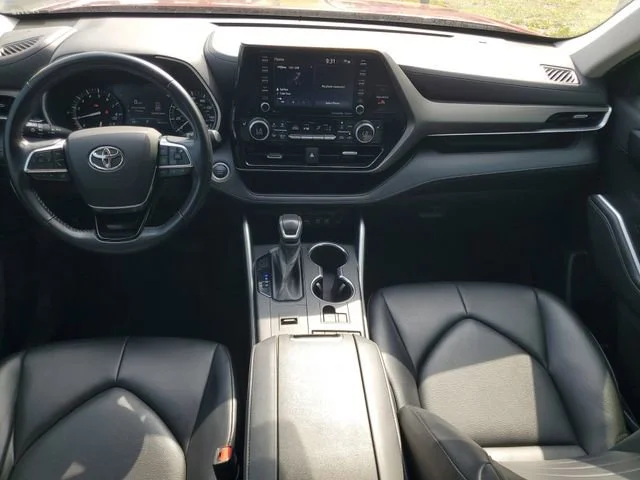 Used 2021 Red Toyota XLE image 27