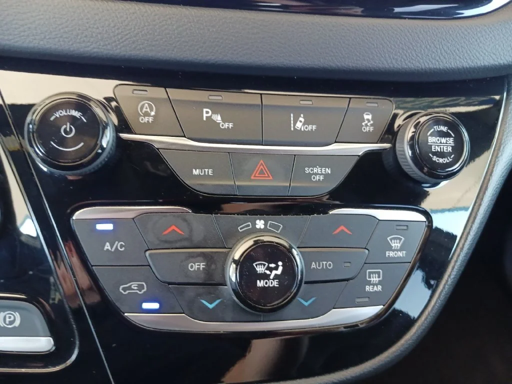 Used 2025 Blue Chrysler Select image 23