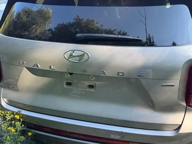 Used 2025 Silver Hyundai SEL image 18